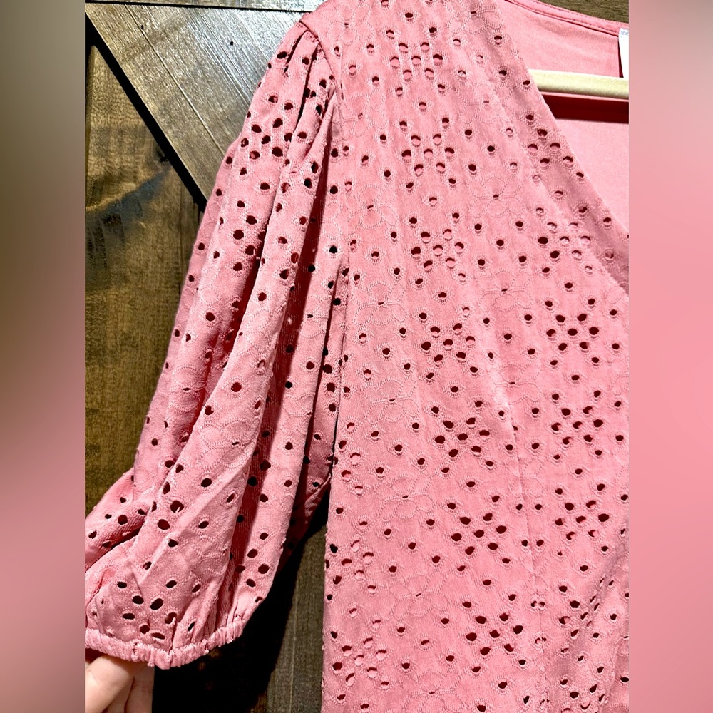 NWOT The Shirt Brand Pink Short Sleeve V-Neck Blouse - Picture 10 of 16